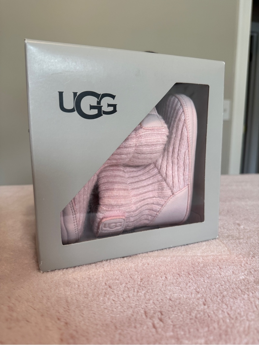 UGG Baby Pink Knit Booties Boots Size 4 w/ Original Box